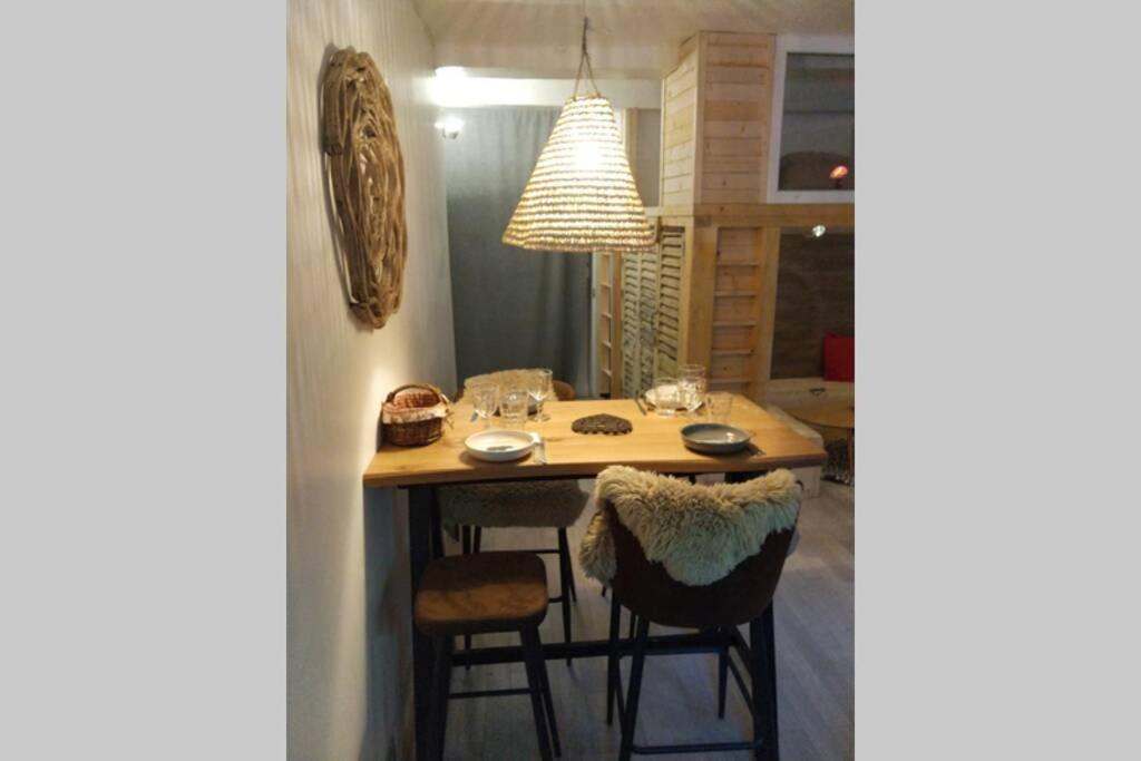 Chaleureux Petit Appartement De 4 Couchages Сент-Этьен-де-Тине Экстерьер фото