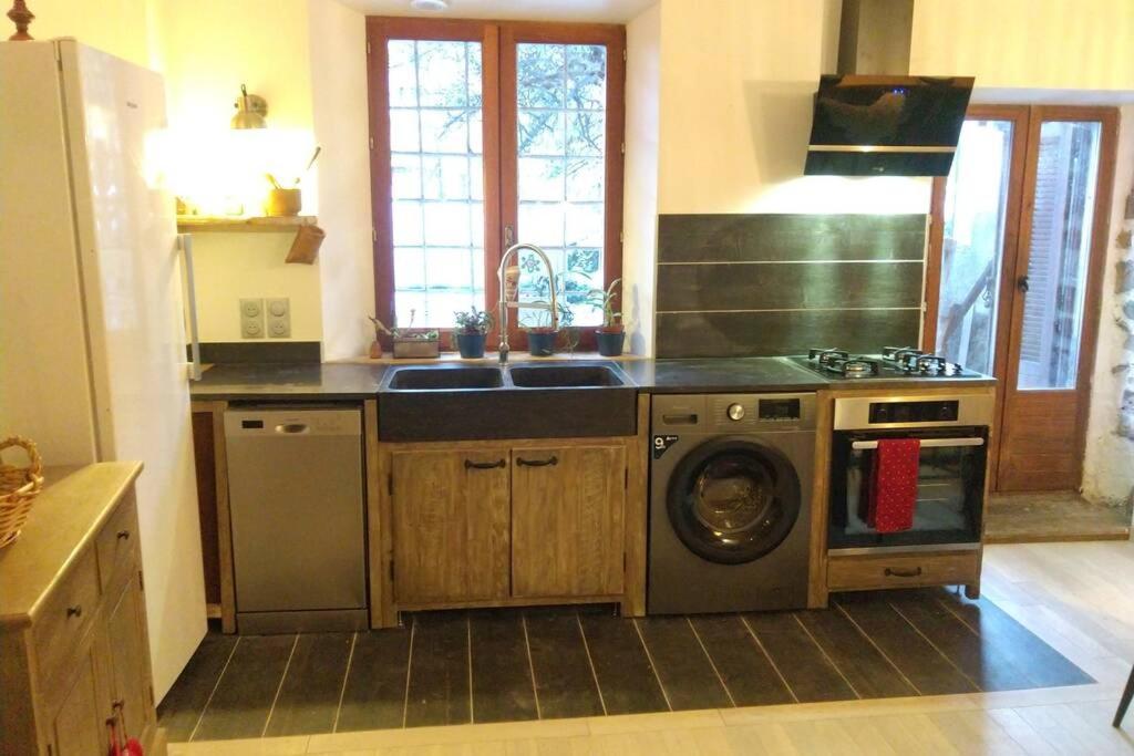 Chaleureux Petit Appartement De 4 Couchages Сент-Этьен-де-Тине Экстерьер фото